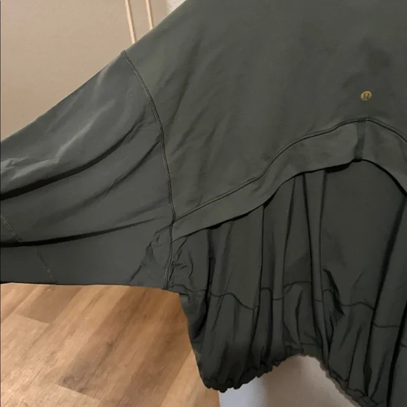 Lululemon Athletica Olive Jacket with Gold Zipper - Picture 4 of 5